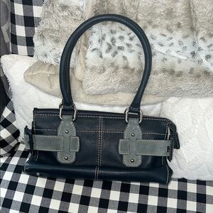 Elegant Black Leather Handbag Jennifer Tattanelli Casini leather.